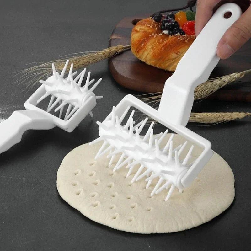 Pizza Dough Roller with Needle Wheel - Maarufu